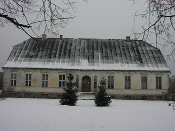 Dawny budynek nadleśnictwa w Chocińskim Młynie  (fot. Magdalena Kochanowska)