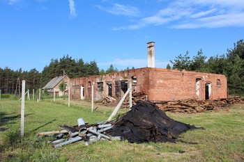  fot. Budynek inwentarski po rozbiórce więźby